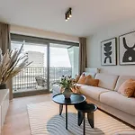 Huswell - Seaside Apartment With Shared Pool